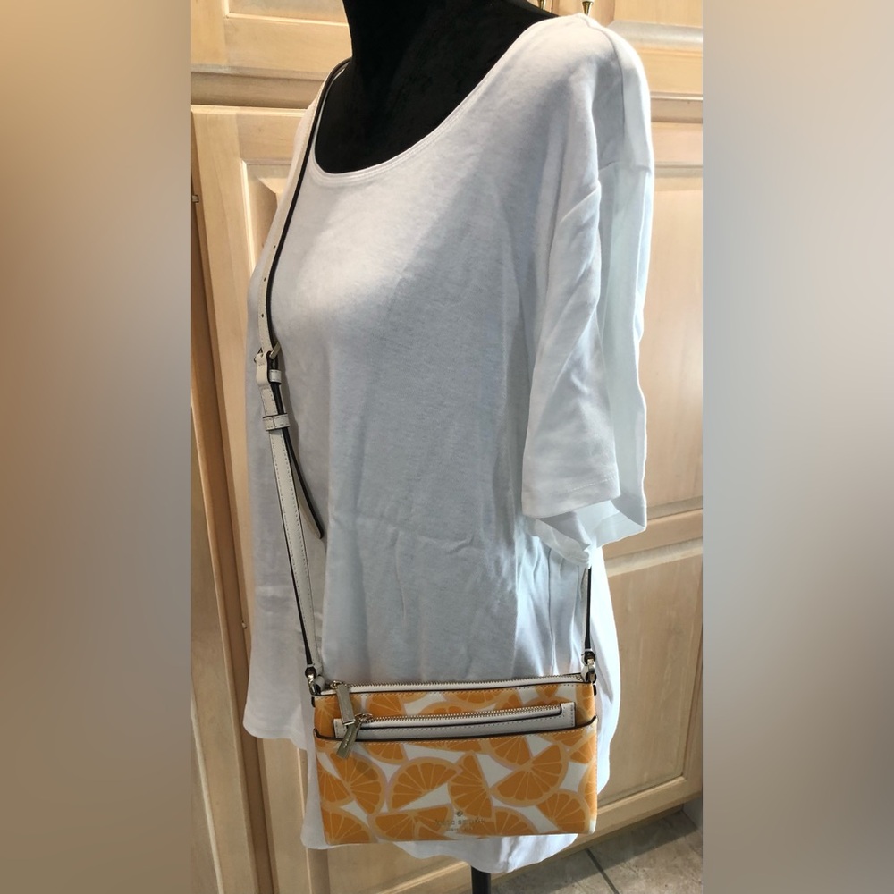 Kate Spade Orange Slice Crossbody Bag in Orange and White - Picture 2 of 9